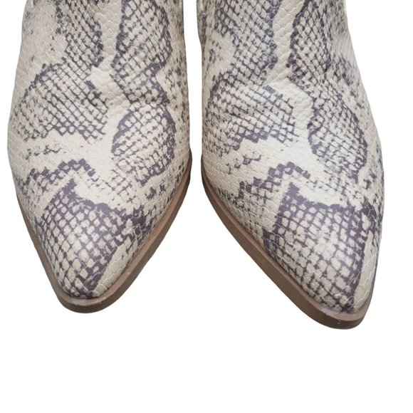 Forever 21 Booties 7.5 Ivory Ankle Faux Snakeskin Pointed Toe Adult Womens - Picture 10 of 10